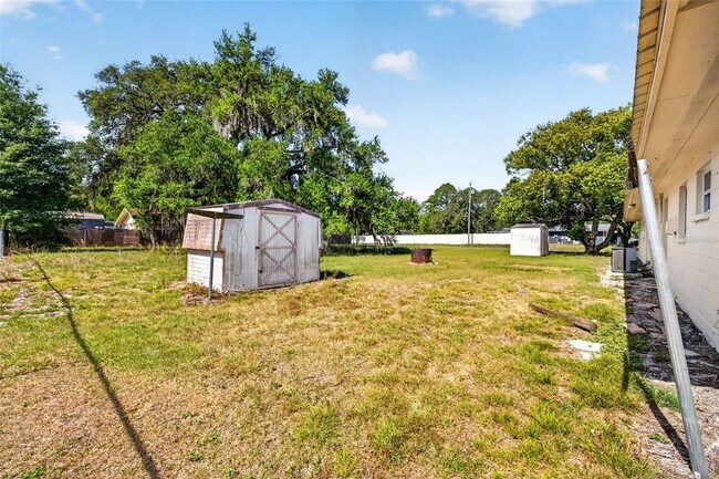 Building Photo - 34816 Evergreen Way