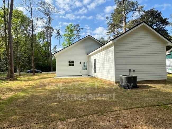 Building Photo - 3825 Mulberry Dr