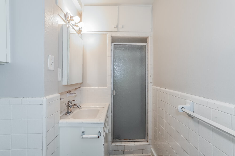 Building Photo - 522 12th Ave N