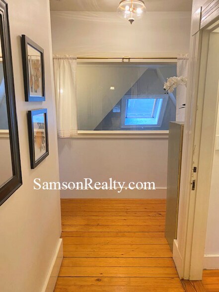 Building Photo - 38 Keene St