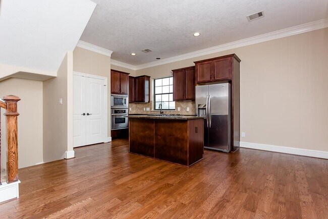 Building Photo - 1106 Hempstead Villa Ln