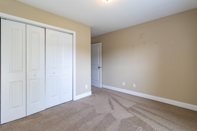 Building Photo - 839 Wells Rd