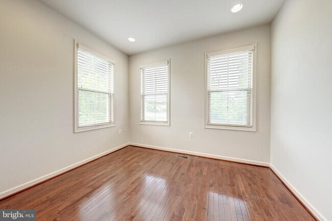 Building Photo - 42230 Castle Ridge Square