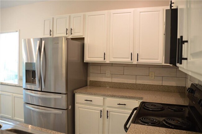 Building Photo - 3072 Cedar Glade Ln NE