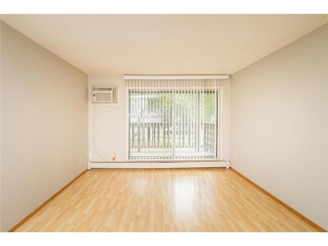 Building Photo - 3461 Kent St