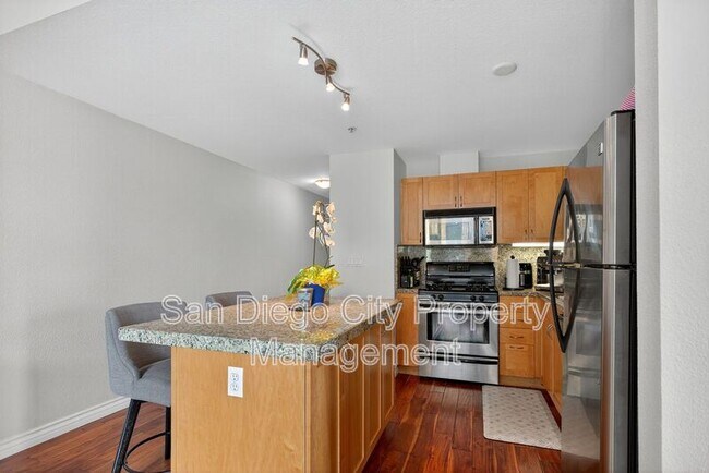 Building Photo - 1240 India St