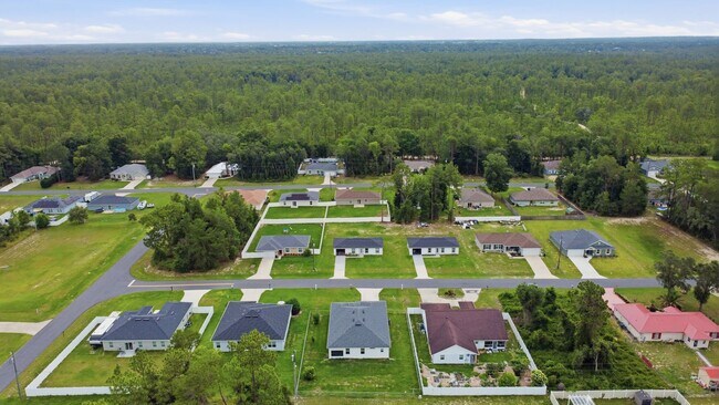 Building Photo - 5574 SW 128th Pl
