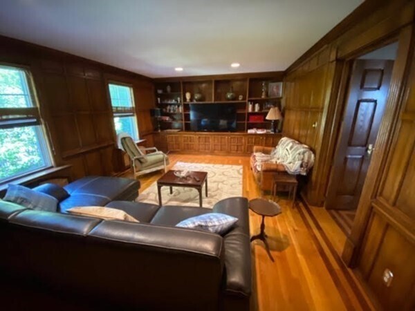 Building Photo - 30 Waldron St