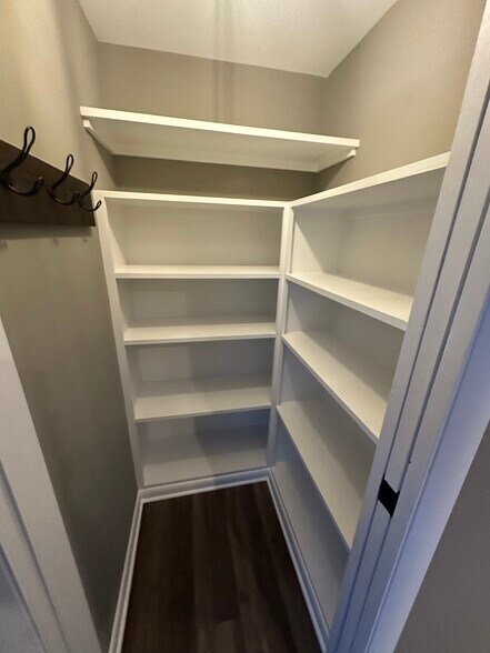 Walk in pantry - 35 Farmbrook Drive