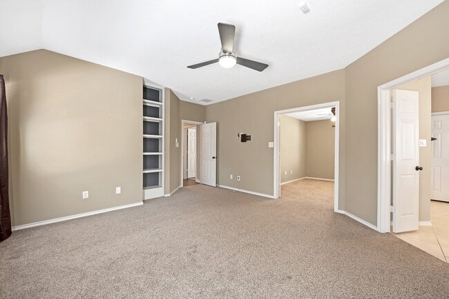 Building Photo - 135 W Russet Grove Cir