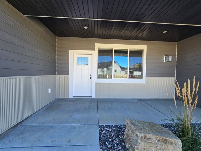 Building Photo - 6314/6316 Decker Lane