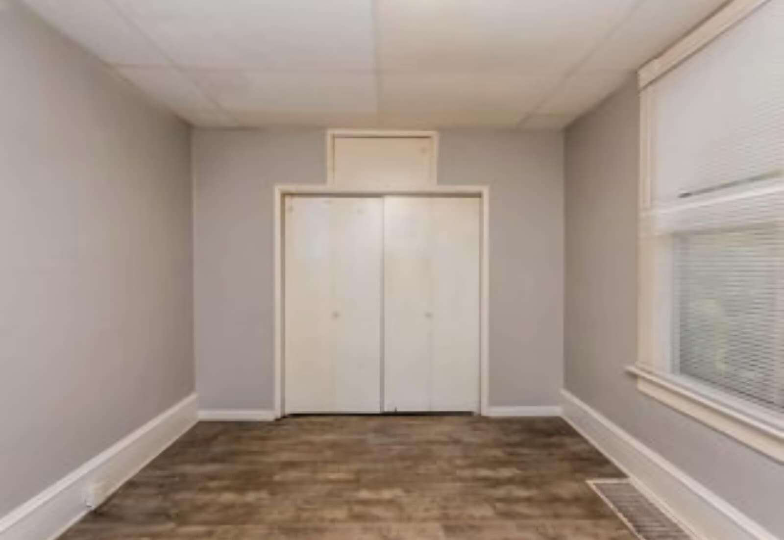 Spacious Bedroom - 312 N 10th St