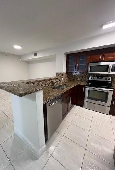 Primary Photo - 577 SW 111th Ln