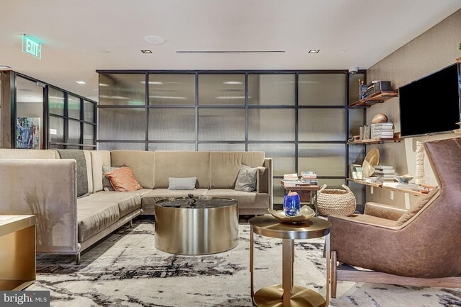 Building Photo - 70 N Street SE Unit 913