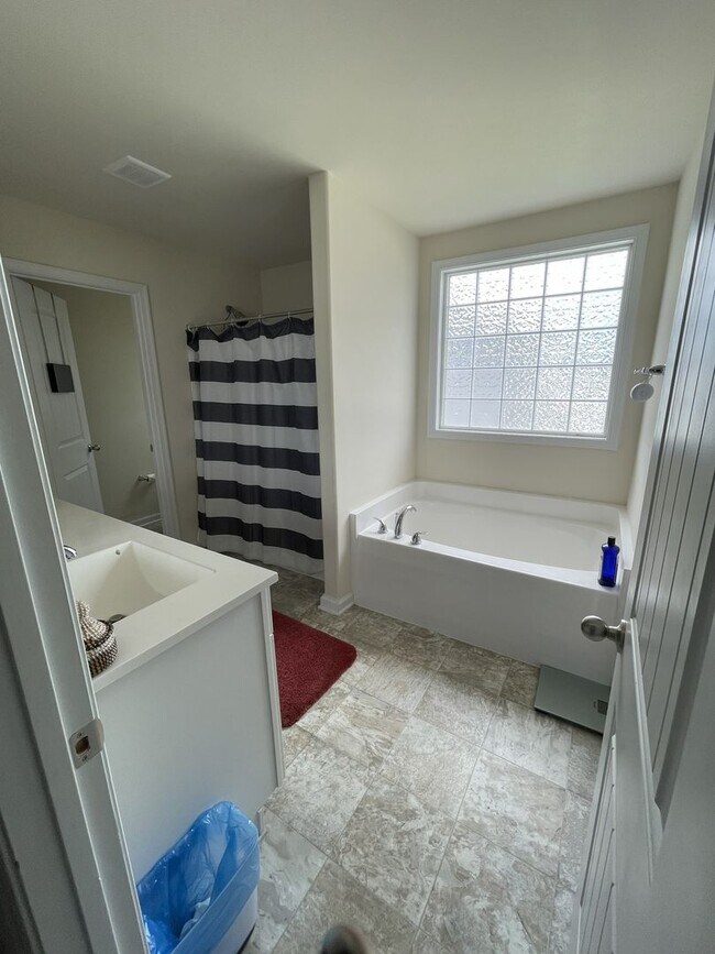 Building Photo - 2913 Seven Kings Ct