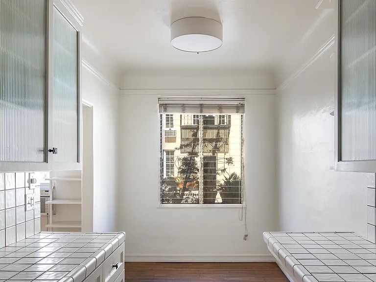 Building Photo - 1345 N Hayworth Ave