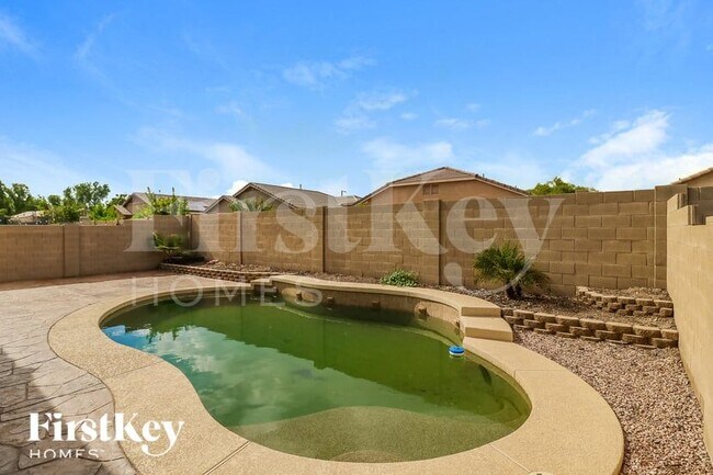 Building Photo - 16860 W Cottonwood St