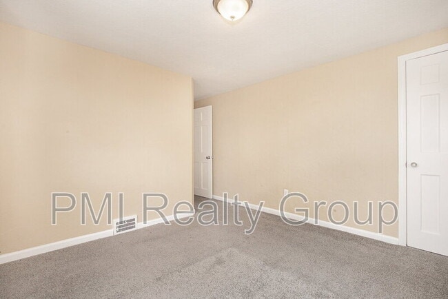 Building Photo - 645 Babbitt Rd