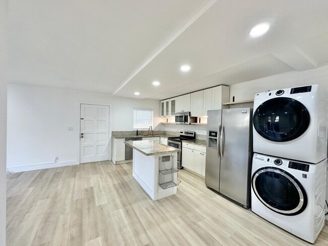 Building Photo - 1271 NW 13th St