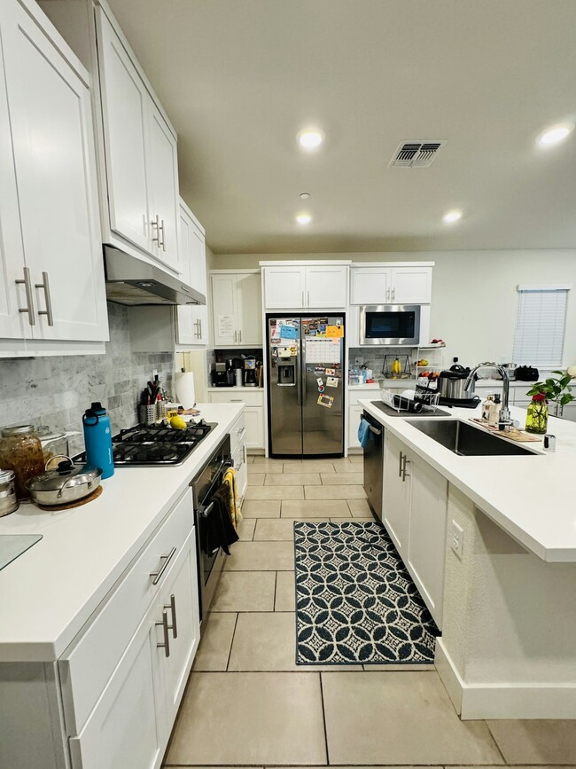 Building Photo - 1715 Tierra Ct