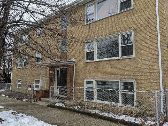 Building Photo - 5358 S Narragansett Ave