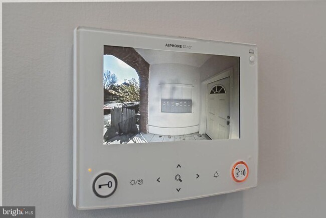 Building Photo - 5237 Chester Ave