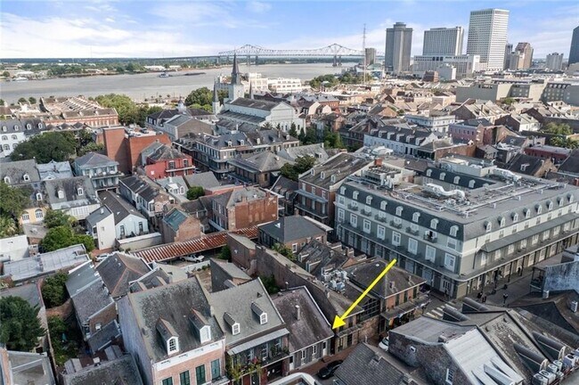 Building Photo - 810 Bourbon St