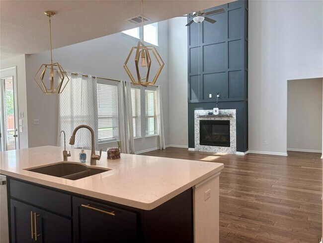 Building Photo - 2904 Fallcrest Bnd