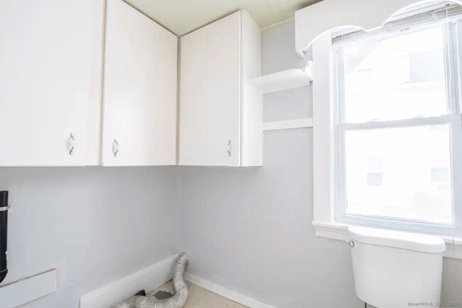 Building Photo - 62 Montauk Ave