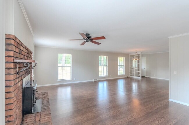Building Photo - 3123 McGavock Pk