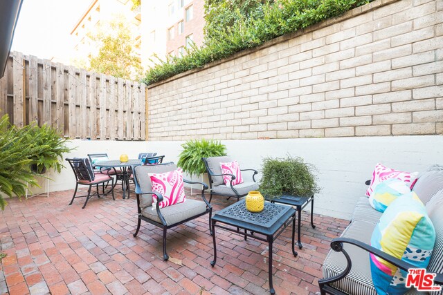 Building Photo - 10840 Lindbrook Dr