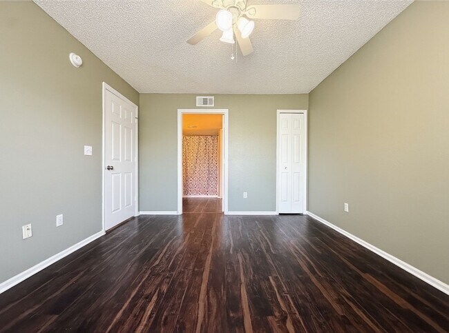 Building Photo - 2/2 Remodeled Condominium In Park Central, Millenia