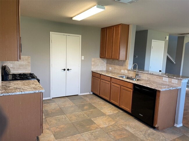 Building Photo - 9331 Norwood Trails Dr