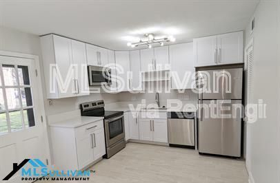 Building Photo - 1002 Willow Dr