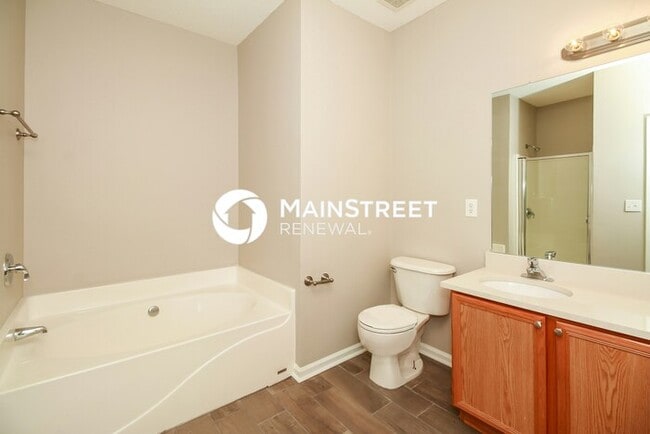 Building Photo - 4 Bedroom Pet-Friendly Home in Stockbridge, GA with Main Street Renewal