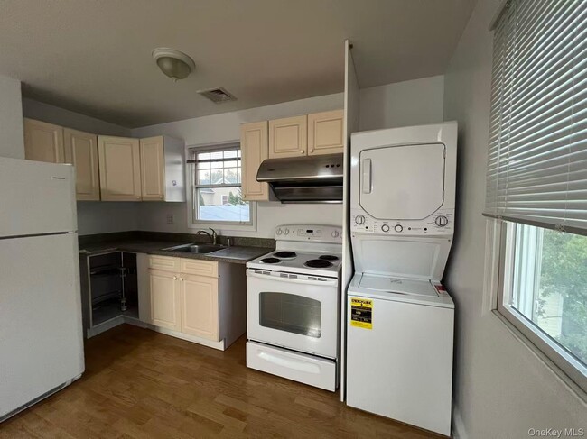 Building Photo - 265 Manetto Hill Rd