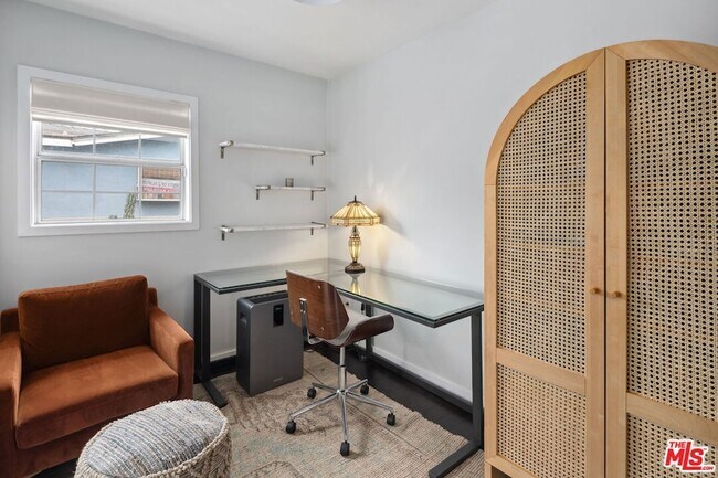 Building Photo - 3836 Seneca Ave