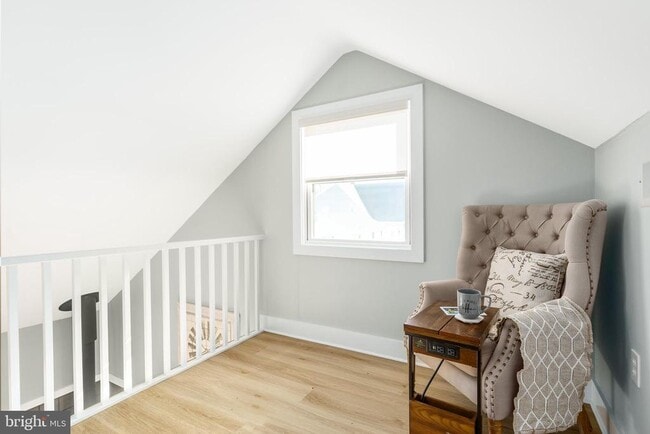 Building Photo - 26 Park Ln