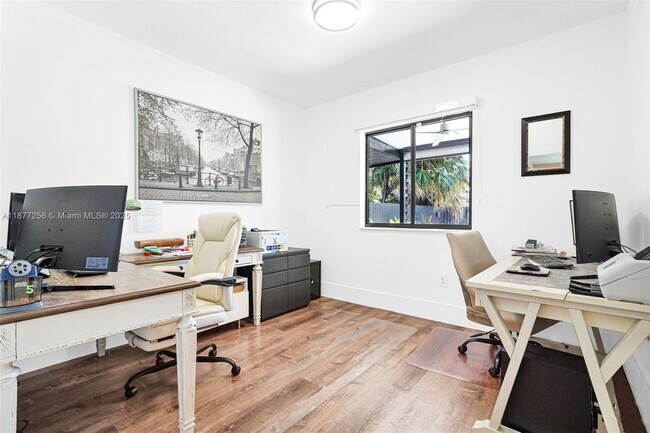 Building Photo - 5040 SW 159th Ave