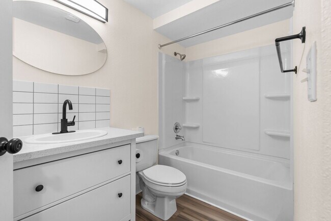 Building Photo - 12500 SE 110th Ct