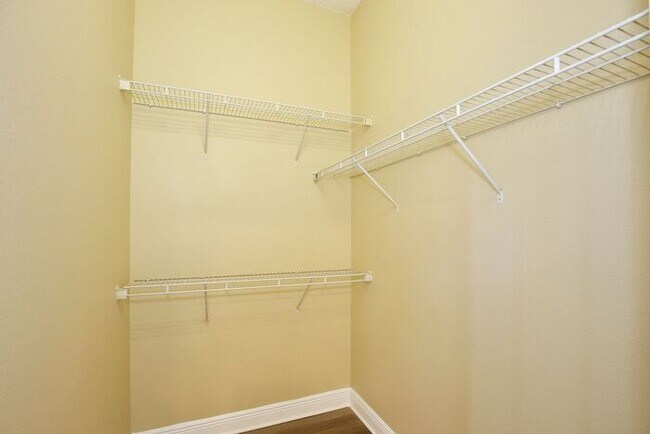 Building Photo - Charming 1/1 Spacious Condo Located in the Desirable Baldwin Park - Orlando!