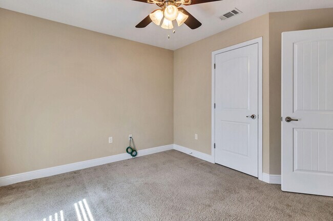 Building Photo - 1952 Bay Pine Cir