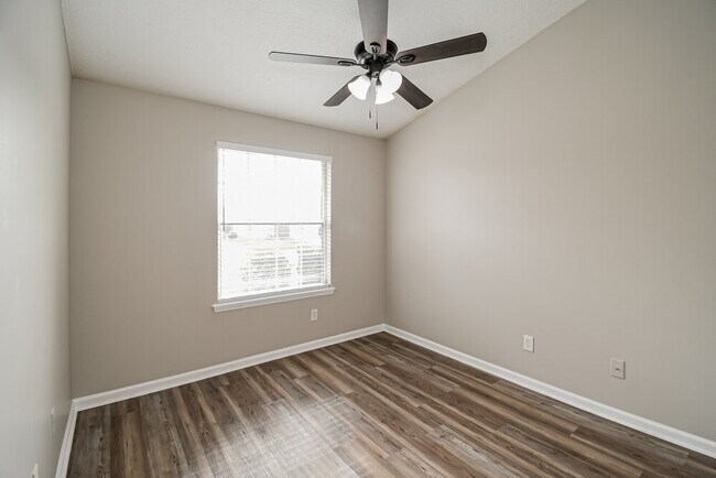 Building Photo - 10341 Shelby Creek Rd N