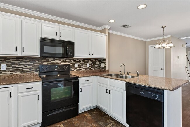 Building Photo - 343 Sam Houston Cir