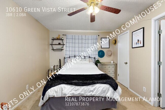 Building Photo - 10610 Green Vista St