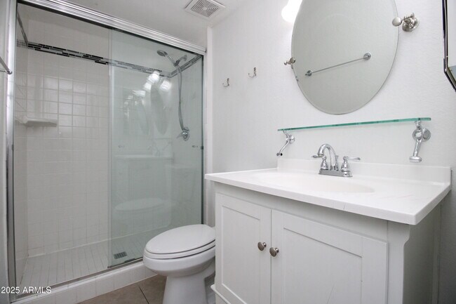 Building Photo - 5330 N Central Ave