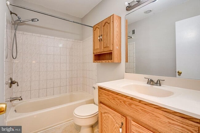 Building Photo - 1727 Cy Ct