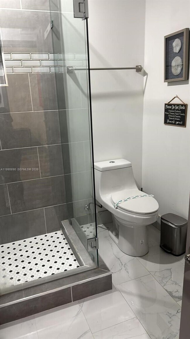 Building Photo - 4311 SW 31st Dr