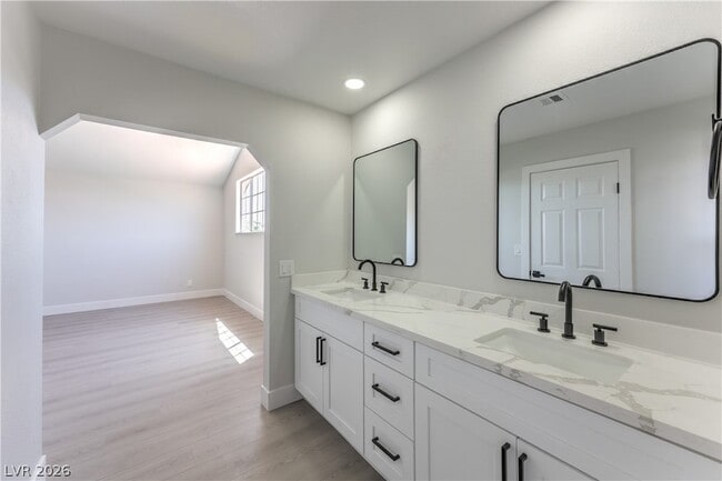 Building Photo - 6348 Vicuna Dr