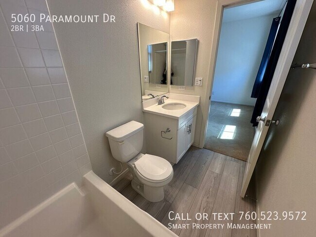 Building Photo - 5060 Paramount Dr